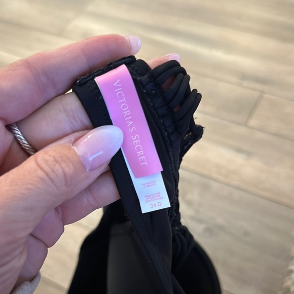 Victoria’s Secret Black Strappy Bikini Top - Picture 2 of 3